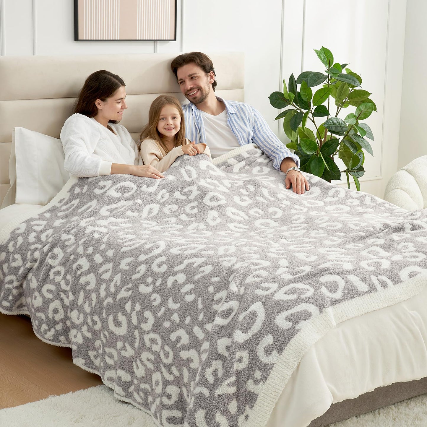 Snuggle Sac Ultra Soft, Warm Plush Blanket - Reversible Cheetah/Pink Leopard Throw, 50x60 inches